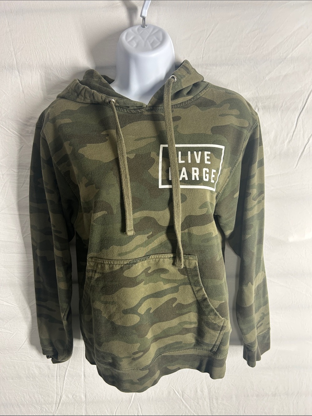 Live Large Women's Camo Hoodie - Olive Green